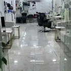 حلاق للبيع