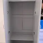 دولاب بحالة ممتازة للبيع