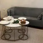 كنب مع طاولة قهوة