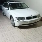 سيارة من بي ام دبليو تحمل لوحه مميزه