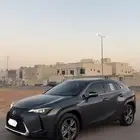 لكزس UX 2024