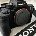 كاميرا Sony A7 IV بحالة ممتازة   شبه جديدة
