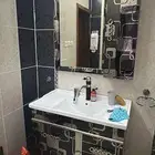 مغاسل يدوية وكنب غرفة كاملة