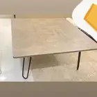 للبيع طاوله ومرتبه سرير