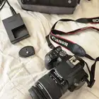 كاميرا Canon EOS 250D للبيع شبه جديدة