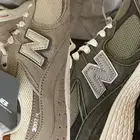 شوز نيوبالانس 2002r