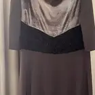 فستان جديد لم يسبق لبسه نظيف سبب البيع عدم مطابقة مقاسي