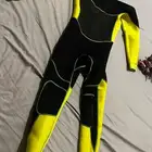 ملابس للسباحة والغطس