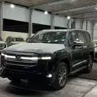 لاندكروزر GXR -G بنزين 2025 سعودي فل كامل