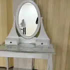 اثاث تسريحه ايكيا و مدخل اسود