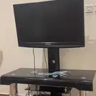 تلفزيون وطاولته