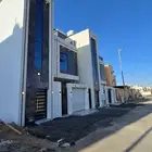 للبيع روف علوى مع ملحق مدخل مستقل 8غرفVIP أحدرفيده حي النهضة