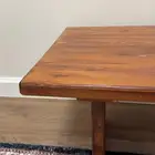 طاولة ومرايا خشب