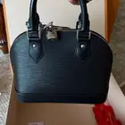 شنطة LV لويس فيتون اصلية استخدام بسيط