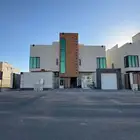 ملحق للبيع بحي الرحمانية ( مصعد مشب جلسة بالسطح مطبخ راكب)