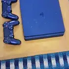 بلاستيشن 4 شبه الجديد مع عدد 2 يدين اصلي