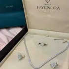 طقم نسائي