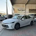 تويوتا كامري فئة استاندر ابيض بنزين سعودي بطاقه جمركية 2025