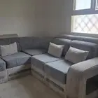 كنب 7 مع الزاويه عندي طاولة طعام للبيع