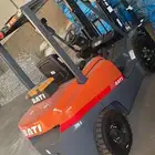 إيجار رافعه شوكيه   سكينه  ومقصيه كهربائية  سيزرلفت