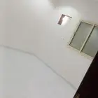 للايجار شقة علوية جديده مستقله بحي شرق السويفله. غرناطه