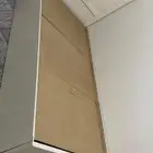 سرير وطاوله