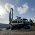 حفار ابار ارتواز مع صطحه مرسيدس و وانيت
