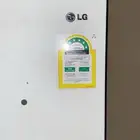 ثلاجة LG نظيفة على الشرط