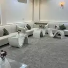 كنب مع طاولات الخدمه