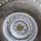للبيع جنوط شفه 6 براغي وكفرات موديل 24 نص عمرهن او ازود رقم