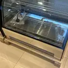 ثلاجة عرض حلويات