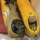 جزمه بروفيشنال درجه اولى فئه اللاعبين المحترفين مقاس 42ونص