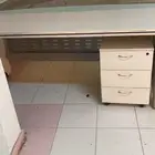 مكاتب مع دولاب