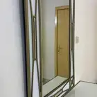 للبيع طاولة مع مرايه