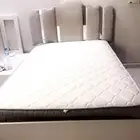 سرير للبيع المستعجل