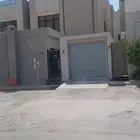 فيلا فاخره للايجار حي الرمال (مكيفات راكبه )