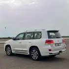 لاندكروزر 8سرندل تورنق
