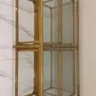 طاوله مع اربعه خدمه استخدام خفيف وشبه جديد