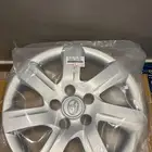 للبيع طاسة كامري 2011 حبة وحدة