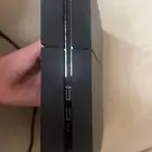 بلاستيشن 4 نضيف وعليه ضمان ماعجبك فلوسك ترجعلك