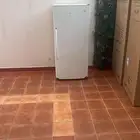 ثلاجة كبيرة نظيفة