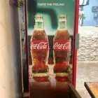 للبيع  ثلاجة عرض كوكاكولا (Coca-Cola) الكلاسيكية المميزة