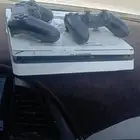 سوني 4 مع 2 يد اصلي