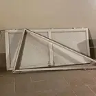 يوجد عدد 2 ابواب المنيوم