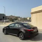 للبيع كورولا 2017 اعلى فىه المكينة الكبير 2000فل كامل