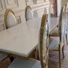 طاولة طعام