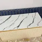 طاولة للبيع
