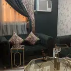 كنب وطاولة للبيع