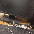 شاشه مع لوحه مفتايح نظيفه واستخدم جيد ع السىوم
