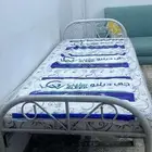 السرير اللبيع مع مرتبه